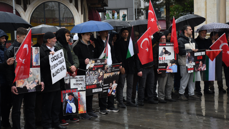 Haydut İsrail'in Küresel Sumud Filosu'na saldırısı yurdun birçok noktasında protesto edildi